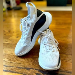 Under Armour Men’s Curry size 11.5, low rise shoes